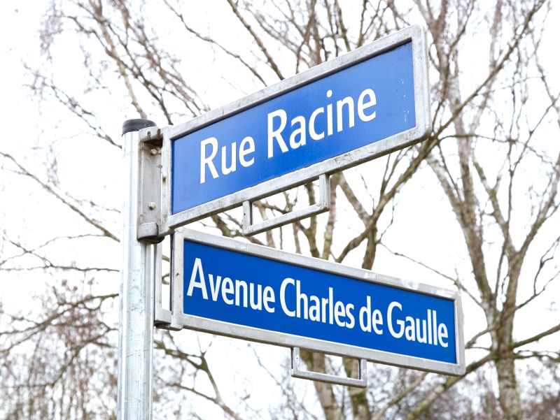 Straßenschilder Cité Foche/Avenue Charles de Gaulle