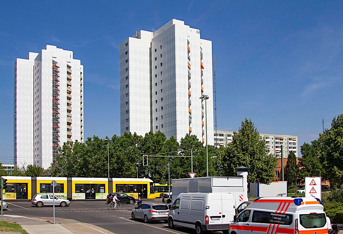 Die Falkenberger Chaussee im Zentrum von Neu-Hohenschönhausen