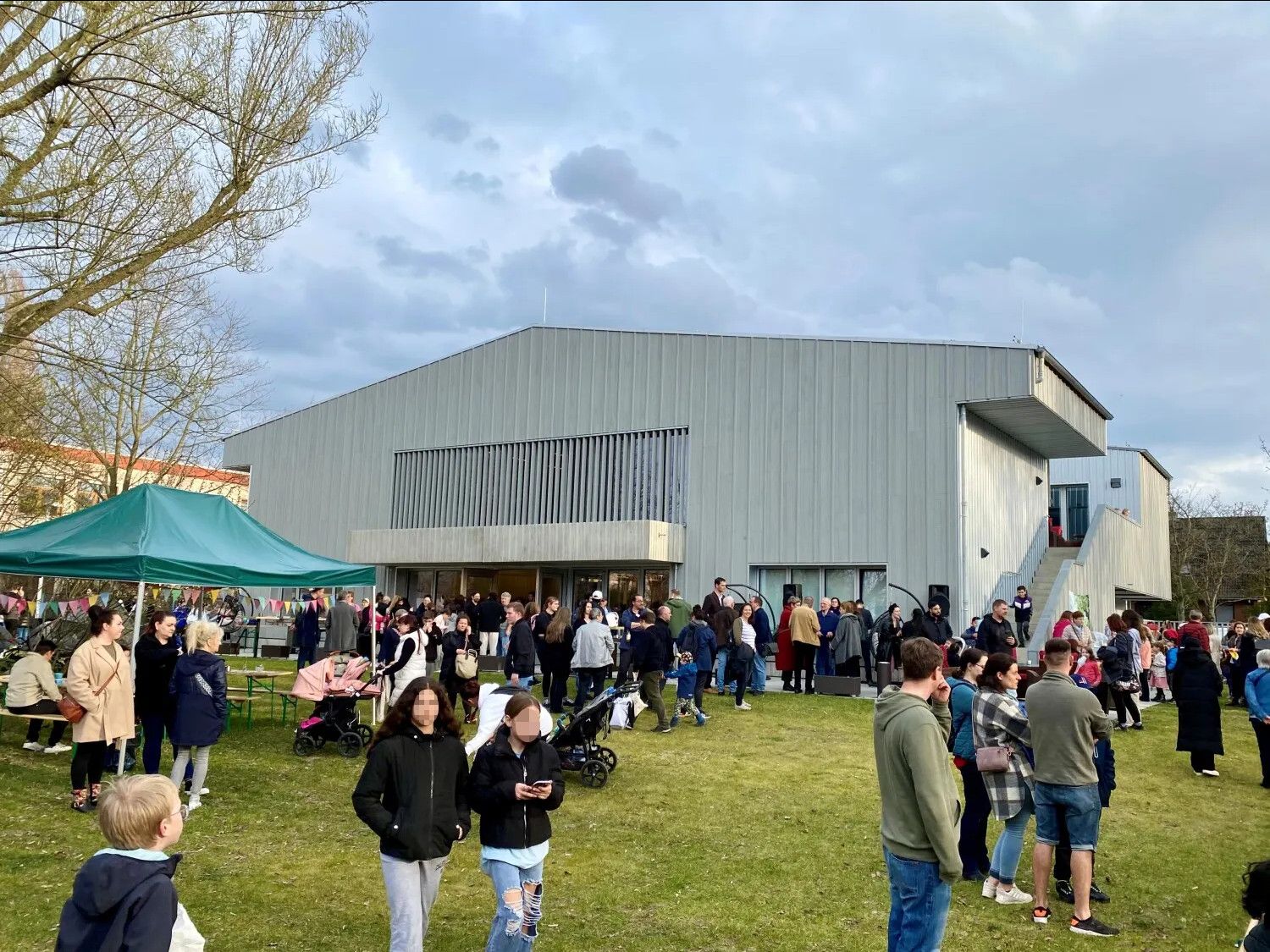 Ersatzneubau des Jugendclubs NW 80 bei der Eröffnungsfeier