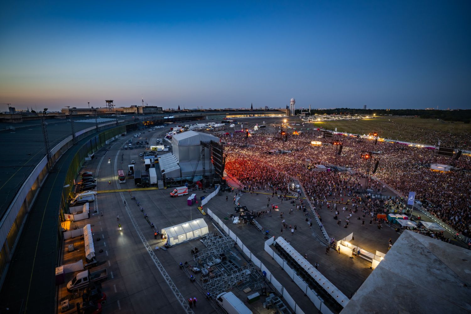 Tempelhof Projekt Konzert "Die Aerzte"