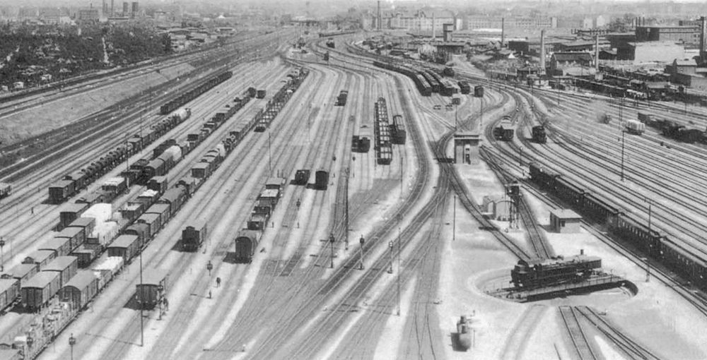 Blick über den Rangierbahnhof vom Wasserturm Richtung Norden, 1935 (Bild: Carl Bellingrodt, Archiv Alfred Gottwald)