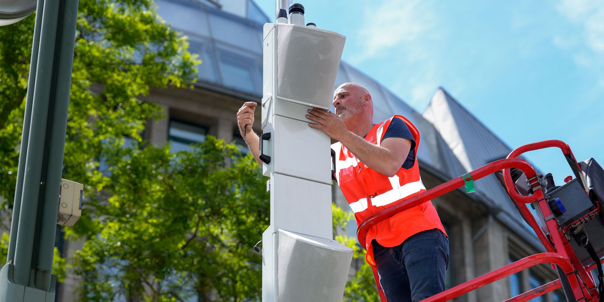 Lärmblitzer „Hydre“ wird installiert.