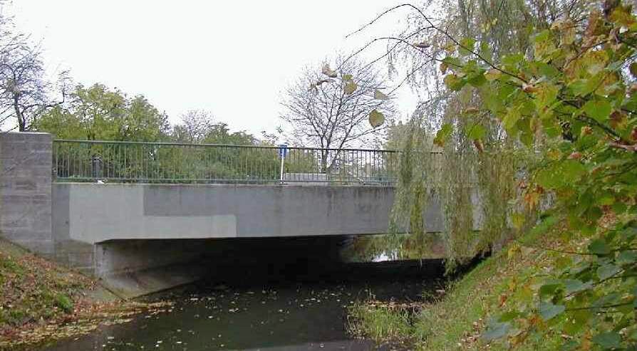 Bahnhofstraßenbrücke im Bestand mit Blick in Nord-Richtung
