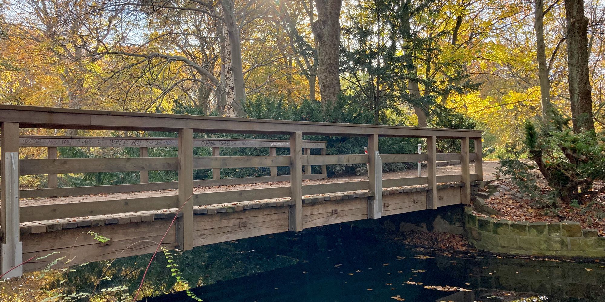 Holzbrücke Bremer Weg West, Seitenansicht Bestand (Bild: SenMVKU)
