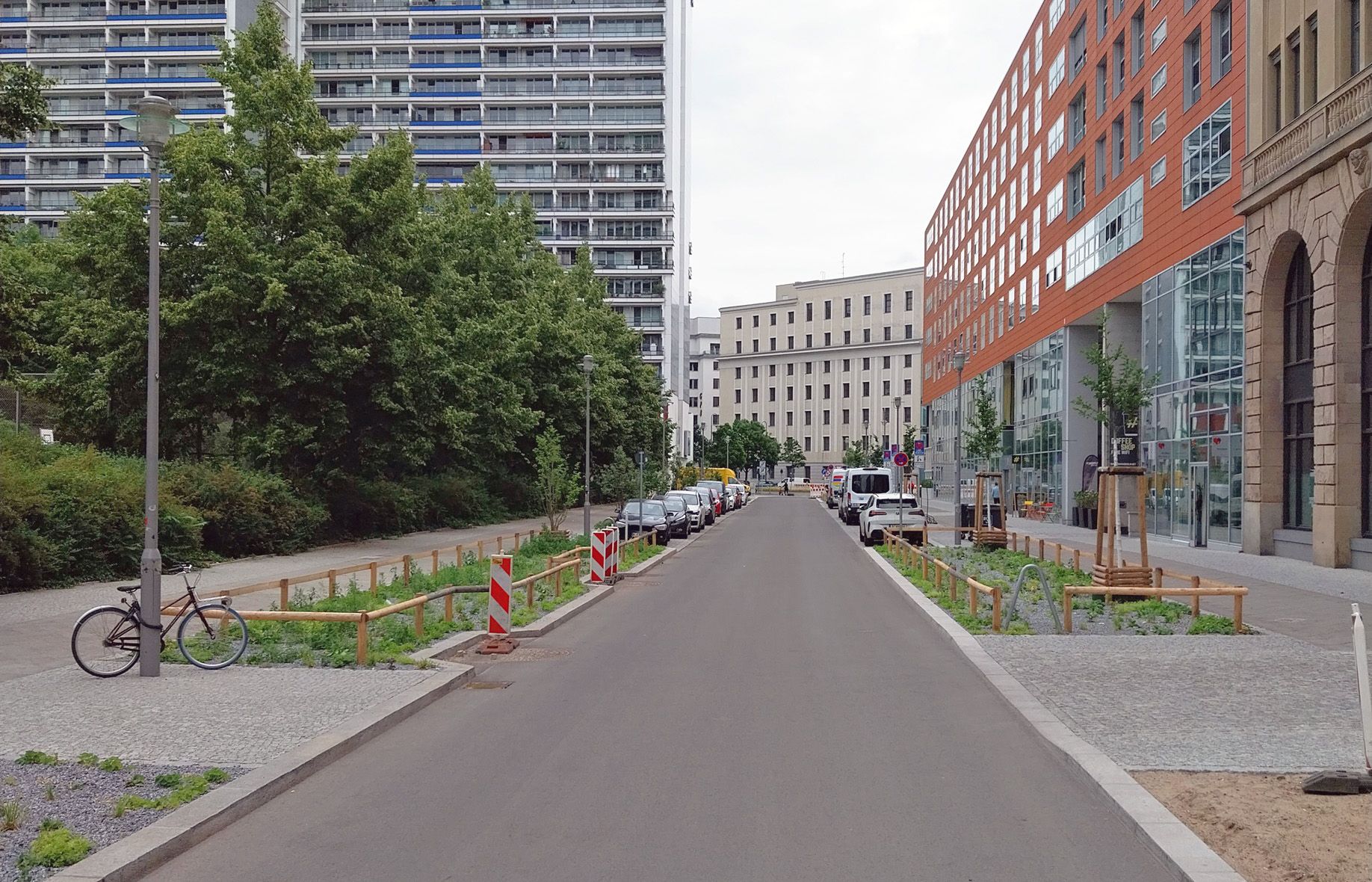 Krausenstraße: Blickrichtung Ost, Mai 2026 (Bild: SenMVKU)