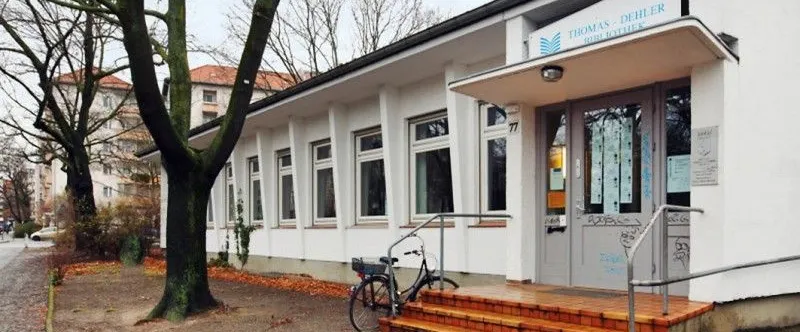 Außenansicht der Thomas-Dehler-Bibliothek