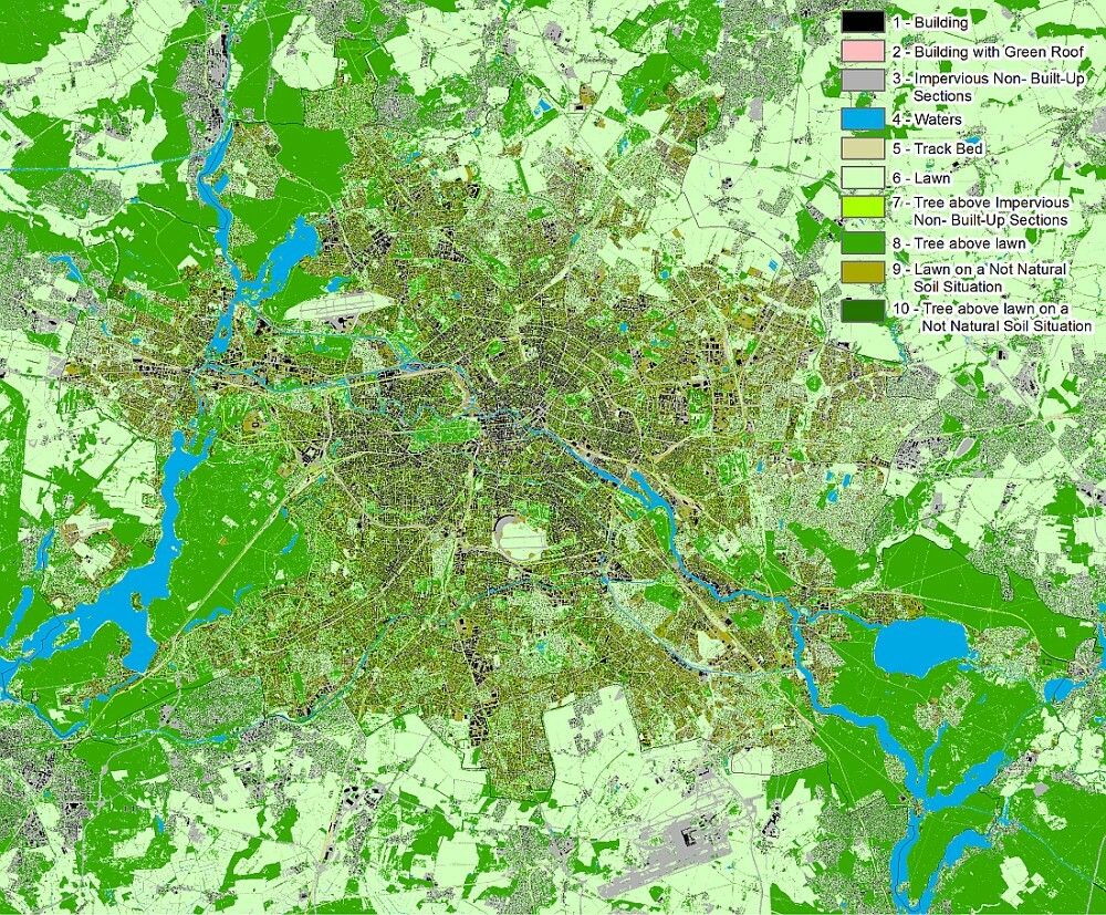 Fig. 2: Expansion of the investigation area (1,800 km²) and classification of the land use for model application. A key with 10 usage classes is used, which is adjusted to the requirements of the model FITNAH 3D (Image: Umweltatlas Berlin)