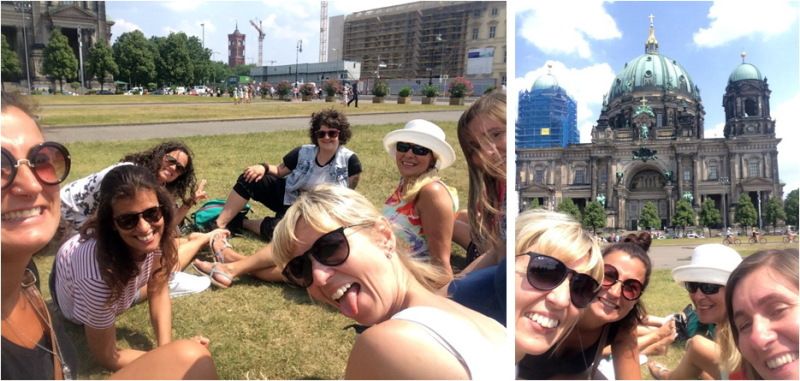 Deutschlerngruppe Elzbieta vor dem Berliner Dom