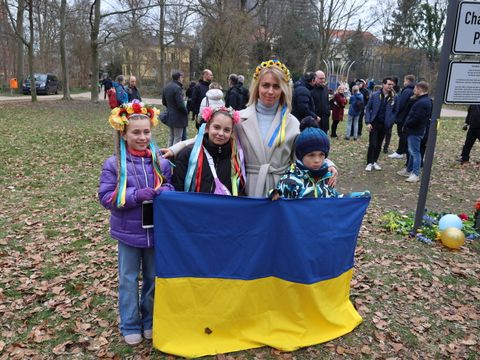 24. Februar 2024: Jede Menge Blau-Gelb im Charkiw-Park