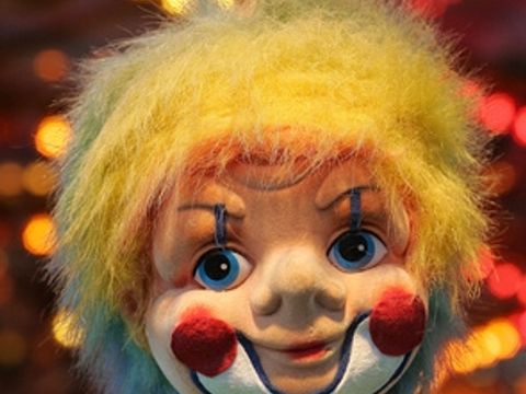 Ein Clown-Puppen-Kopf
