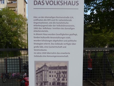 Gedenkstele für das Volkshaus, 13.9.2011, Foto: KHMM