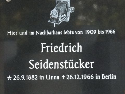 Bildvergrößerung: Gedenktafel für Friedrich Seidenstücker