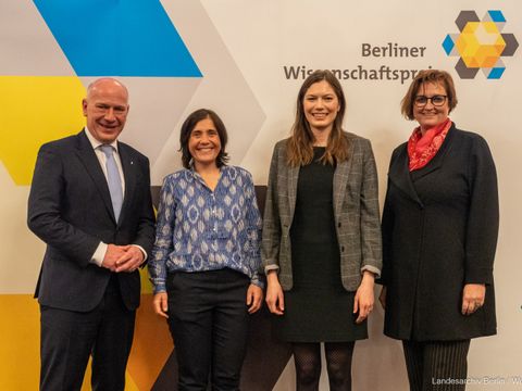 Wissenschaftspreis: Kai Wegner, Bénédicte Savoy, Anja Maria Wagemans, Senatorin Ina Czyborra