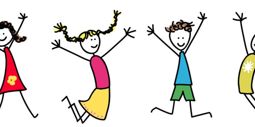 Kinderzeichnung von 4 fröhlichen Kindern als Strichmännchen die in die Luft springen