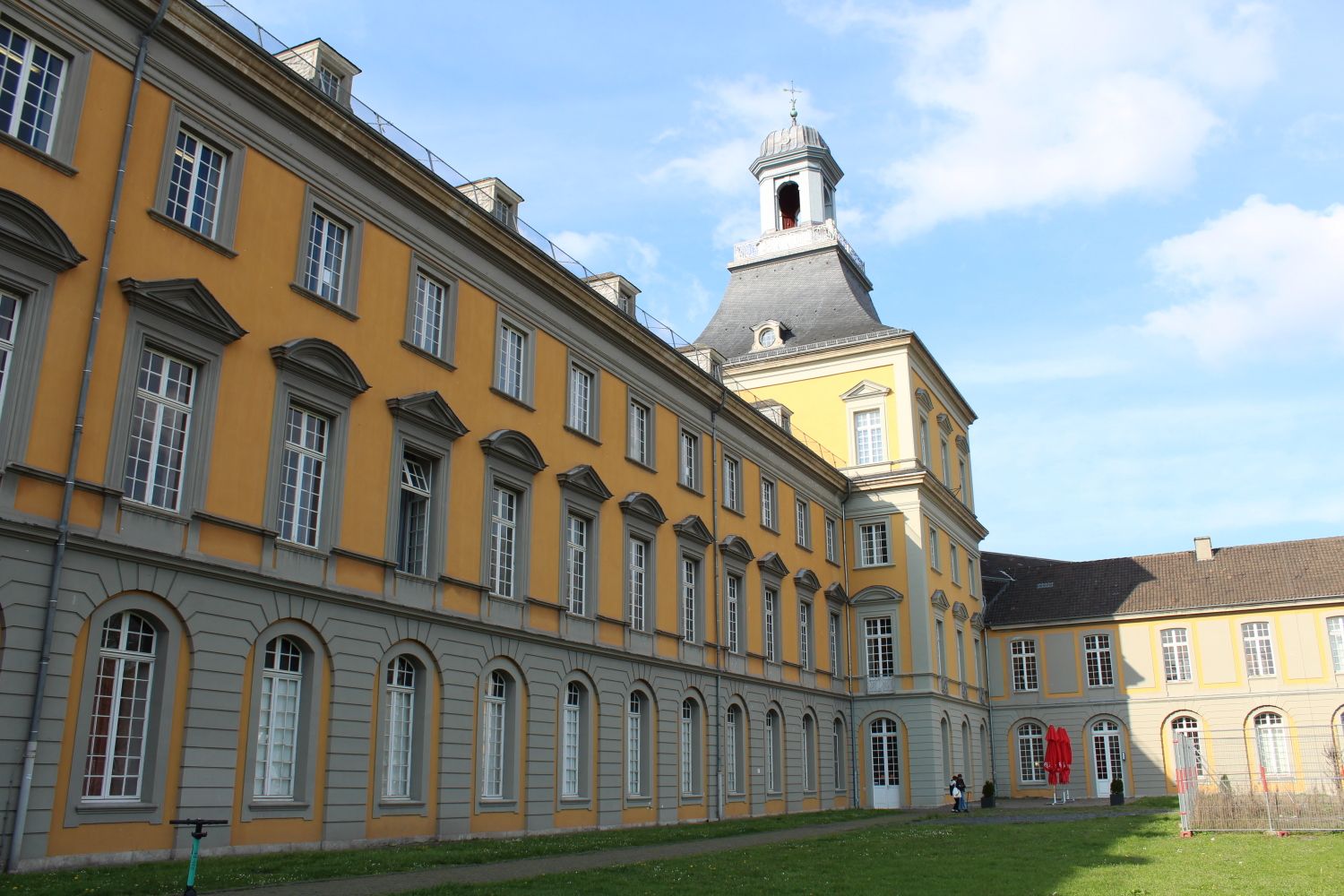 Universität Bonn mit Hofgarten