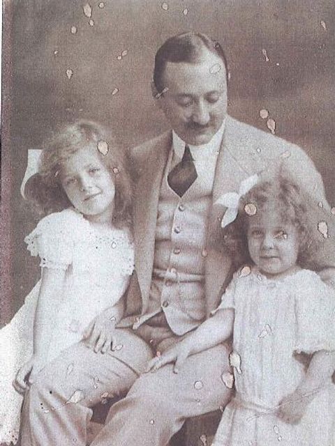 Bildvergrößerung: Otto Simon und seine Töchter Lotte und Käte