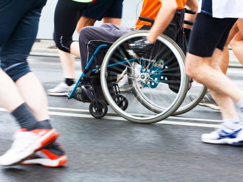 Behinderte Sportler im Rollstuhl sport