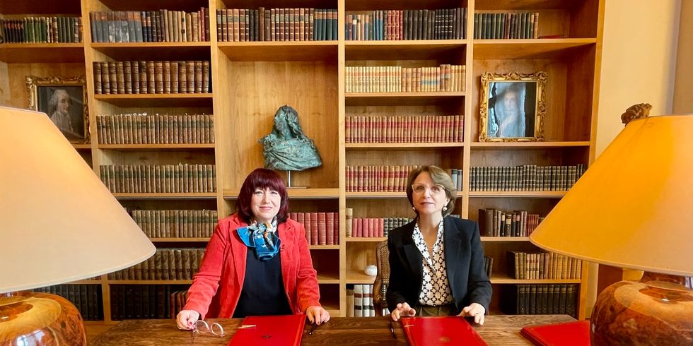 Bildungssenatorin Astrid-Sabine Busse und Anne-Marie Descôtes, Botschafterin Frankreichs in Deutschland