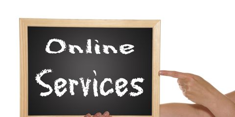 Tafel mit der Aufschrift Online Services