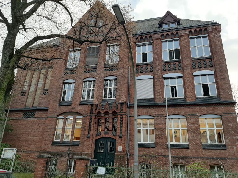 Käthe-Kruse-Grundschule - historische Hauptfassade