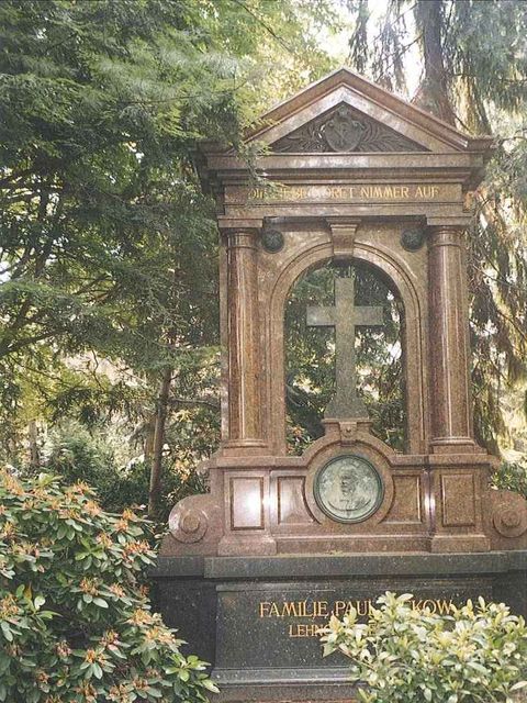 Bildvergrößerung: Friedhof Tegel Grabmal Ziekow