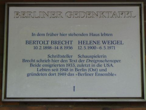 Gedenktafel für Bert Brecht und Helene Weigel, Foto: KHMM