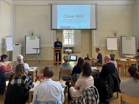 Bezirksstadtrat und stellvertretender Bezirksbürgermeister Oliver Nöll beim Empfang für Betriebs- und Personalräte 