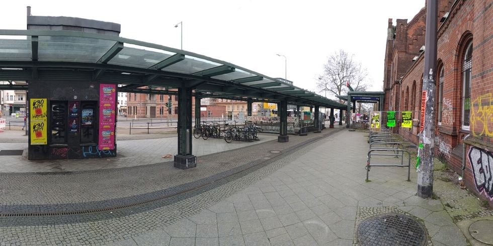Vorplatz S-Bahnhof Schöneweide - Blick Richtung Süden 