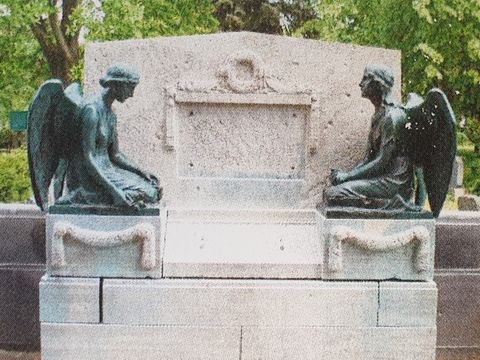 Zwei Engel-Bronzefiguren