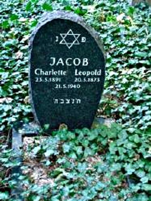 Der Grabstein der Eltern von Seev Jakob auf dem Jüdischen Friedhof Weißensee