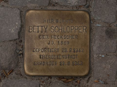 Stolperstein Betty Schlopper, April 2013