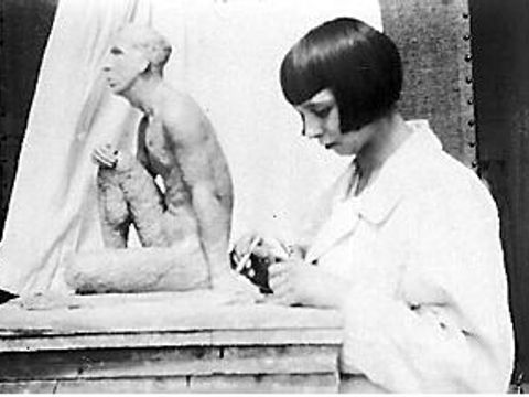 Bildvergrößerung: Die Bildhauerin Oda Schottmüller im Atelier von Milly Steger, 1929