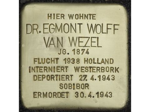Bildvergrößerung: Stolperstein Dr. Egmont Wolff van Wezel