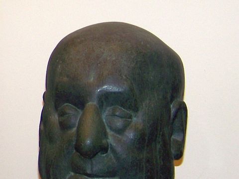 Pablo Neruda_Portrait-Stele