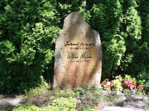 Bildvergrößerung: Grabmal von Otto Nagel auf dem Zentralfriedhof Friedrichsfelde