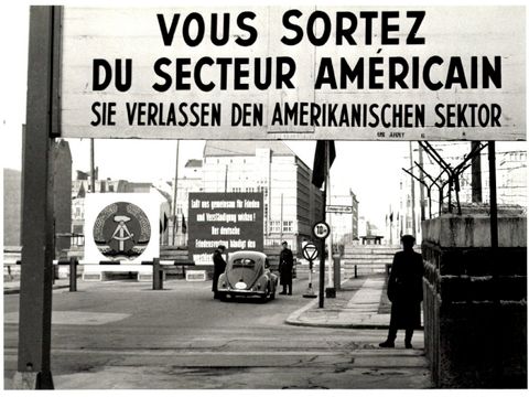 Enlarge photo: Grenzübergang Checkpoint Charlie