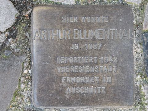 Stolperstein für Arthur Blumenthal, 26.1.2012, Foto: KHMM