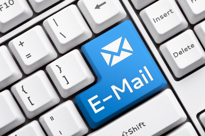 Tastatur mit blauer Taste E-Mail