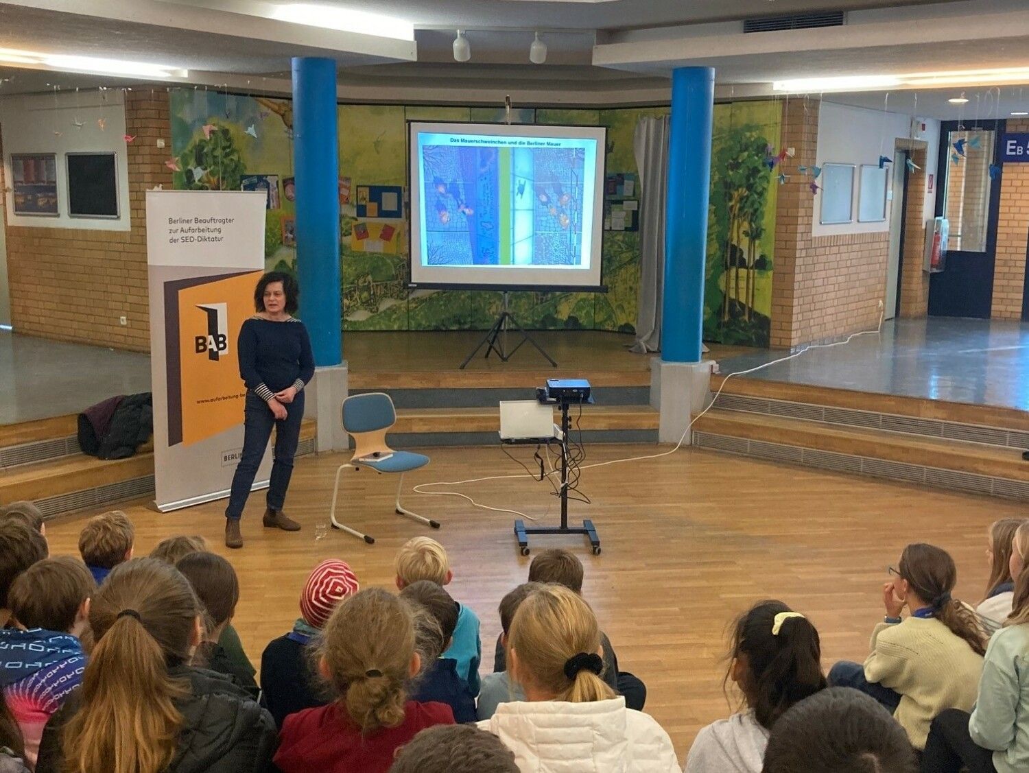 Lesung aus "Mauerschweinchen" in der Dreilinden-Grundschule in Berlin-Wannsee