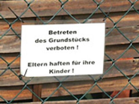 Bildvergrößerung: Schild 'Betreten des Grundstücks verboten!