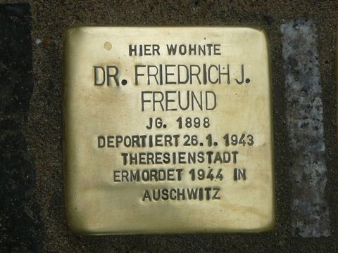 Stolperstein Dr. Friedrich J. Freund, Foto: Stolperstein-Initiative Charlottenburg-Wilmersdorf