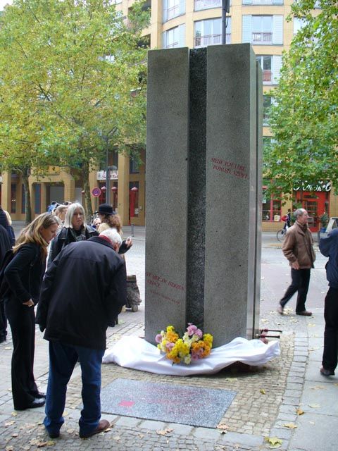 Rilke-Monument nach der Enthüllung am 25.10.2007, Foto: KHMM
