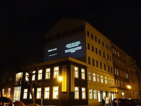 Internationaler Tag des Gedenkens an die Opfer des Nationaloszialismus - Lichtinstallation am Mueum Lichtenberg