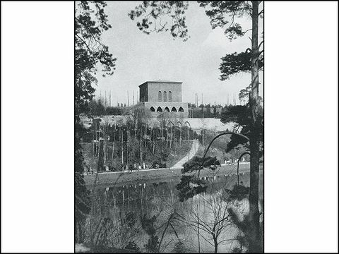 Die Friedhofskapelle nach der Umgestaltung (Zentralblatt der Bauverwaltung 57. 1937, S. 442)
