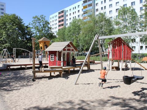 Bildvergrößerung: Der neue Spielplatz Thomas-Mann-Straße 