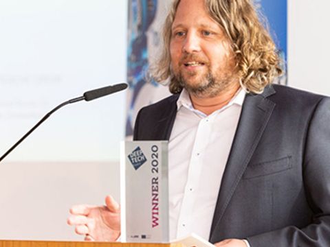 Christian Rickerts spricht am Rednerpult auf dem DTA 2020