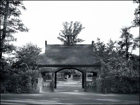Erwin Barth - Volkspark Jungfernheide, Tor zum Kriegerehrenmal, um 1927