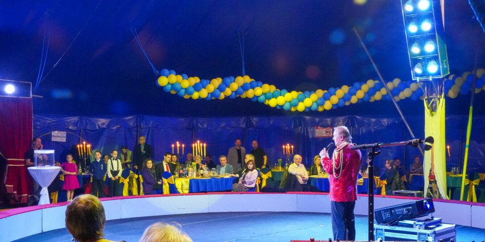 Spendengala zugunsten Ukraine im Zirkus Mondeo