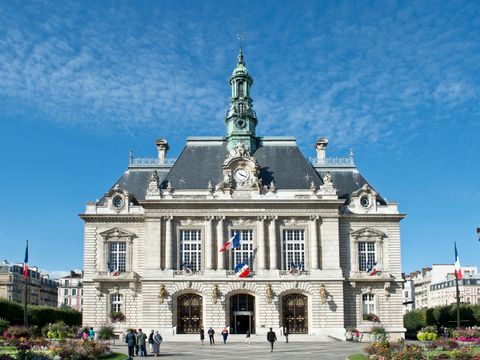 Bildvergrößerung: Das Rathaus in der Partnerstadt Levallois-Perret.