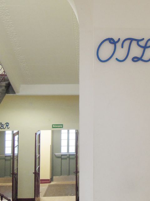 YOLO – Eine phonisch – graphische Zeichensetzung im Gebäude der Mildred-Harnack-Schule